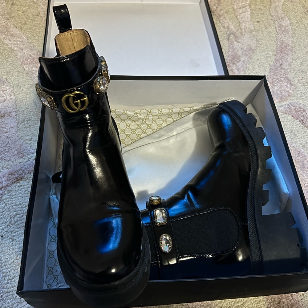 GG Ankle Boot with Diamond Strap